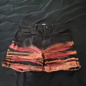 Universal Thread Black, Orange-Red Shorts w. Artistic Reverse-Dye Sz 6/28